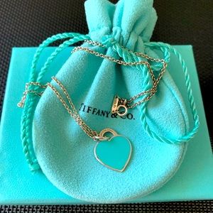 Tiffany & Co. Return to Tiffany pendant with medium chain. Ag925 sterling silver